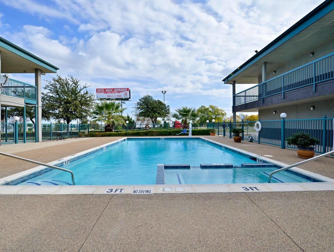 Americas Best Value Inn Fort Worth Zewnętrze zdjęcie